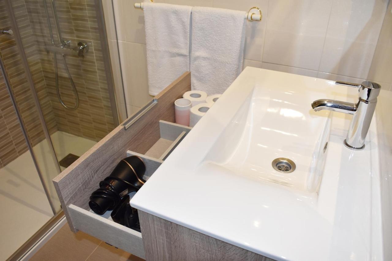 Apartamento Portico Paraiso Apartment Оуренсе Екстериор снимка